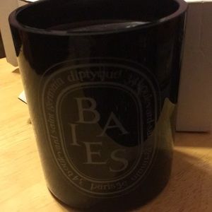 Large black Diptyque Baies Candle